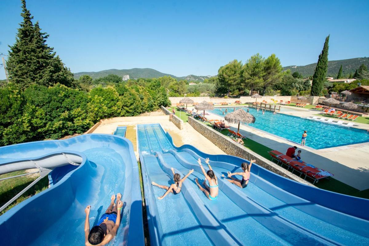 Auberge Les Hautes Prairies Lourmarin Exterior foto
